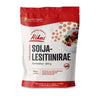 Rikas Soijalesitiinirae; 500 g pussi tekstillä "Rikas soijalesitiinirae" Bertils Healthilta, etuosassa kulhollinen mysliä; pakkaus suorakulmainen pääosin valkoinen mattapinta ja lihavoituja punaisia lohkoja; sekä suomen- että englanninkielistä tekstiä selkeällä groteskifontilla; ei ihmisiä tai taustaelementtejä näkyvissä, tämä on studiotuotekuva yhtenäistä valkoista taustaa vasten.