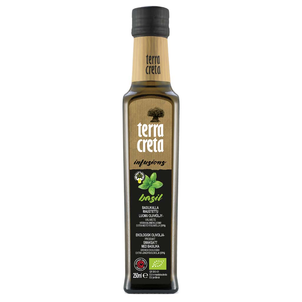 Terra Creta Extra-neitsytoliiviöljy basilikalla; pullo Terra Creta Infusions Basiliikkaöljyä, extra-neitsytoliiviöljyä, 250 ml; lasipullo sylinterinmuotoinen mattamustalla korkilla; etiketti pääosin ruskea ja musta vihrein basilikanlehtikuvituksin ja vihrein tehostein; etikettiteksti näyttää tuotenimen selkeällä groteskikirjasimella; pelkistetty valkoinen tausta, ei ihmisiä tai käsiä kuvassa.