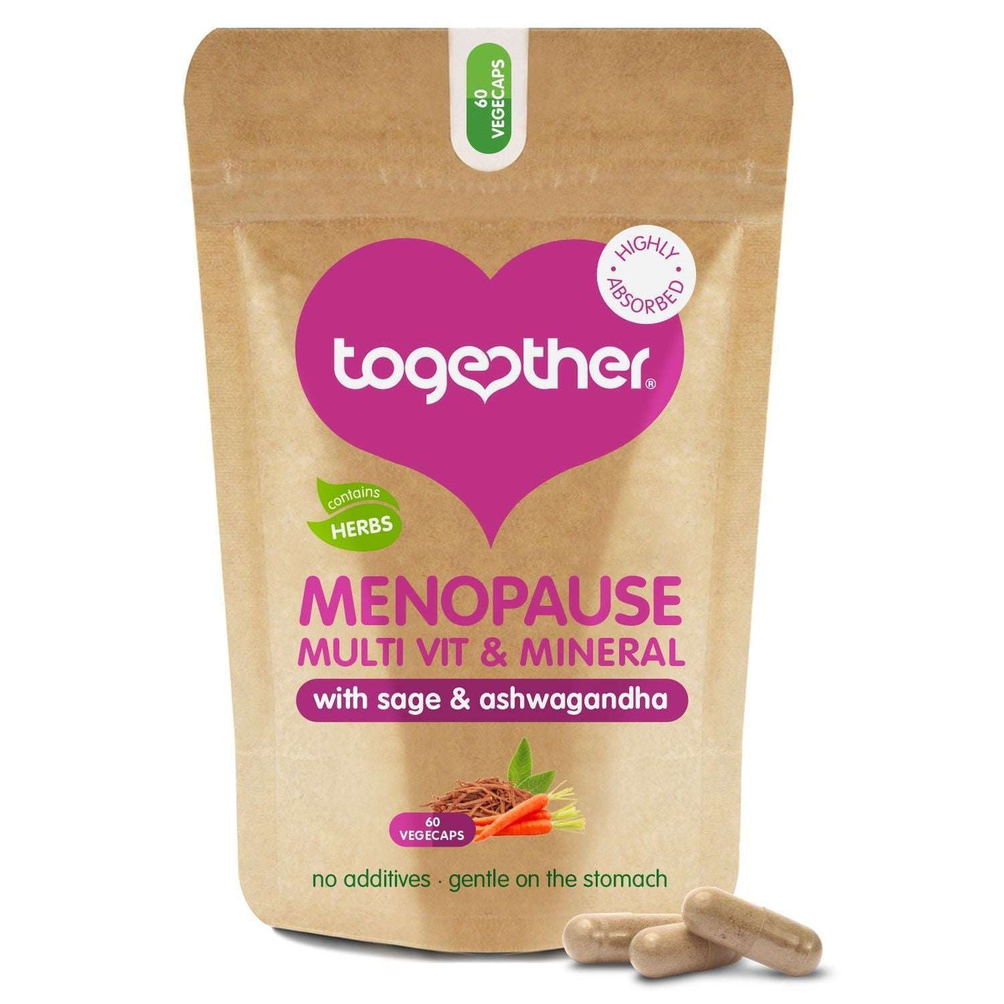 Together Health Menopause; ruskea mattapintainen joustopussi pystyssä tekstillä "Together Menopause Multi Vit & Mineral with sage & ashwagandha" selkeällä groteskikirjasimella; teksti mainitsee adaptogeeniset yrtit ja mahalle lempeyden; kaksi beigeä kapselia tasaisella alustalla pussin edessä; neutraali tausta, ei ihmisiä tai käsiä kuvassa.