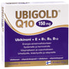 Ubigold Q10 150 mg -pakkaus, 60 kapselia; suorakulmainen, kiiltäväpintainen rasia pääosin valkoisen ja keltaisen sävyissä, mustin ja kultaisin korostuksin; lihavoitua tekstausvapaata tekstiä tuotenimestä ja annostuksesta; ainesosina mainittu ubikinoni sekä E-, B1-, B2- ja B12-vitamiinit suomeksi ja ruotsiksi; kuvattu yksiväristä taustaa vasten, ei ihmisiä tai muita esineitä.
